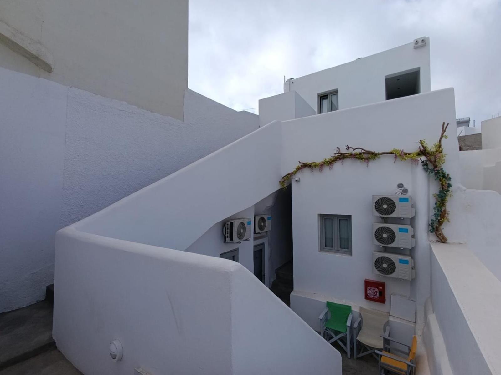 Fira Comfort Rooms Exteriér fotografie