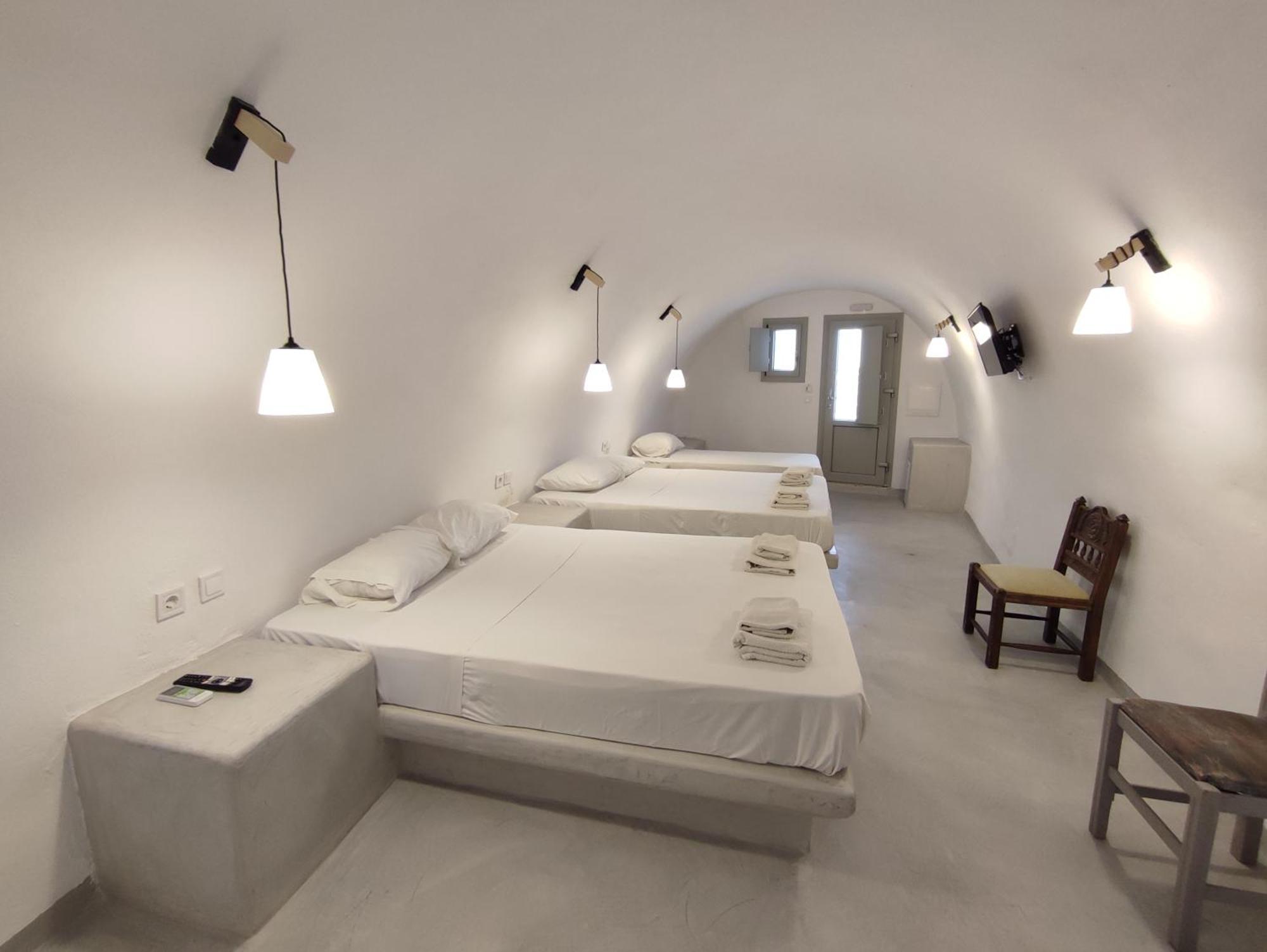Fira Comfort Rooms Exteriér fotografie