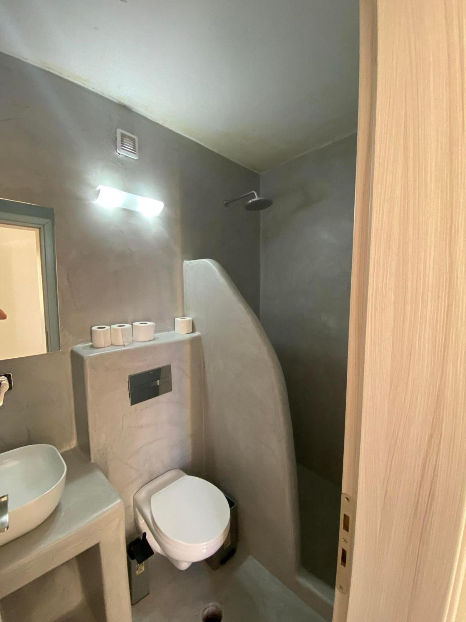 Fira Comfort Rooms Exteriér fotografie